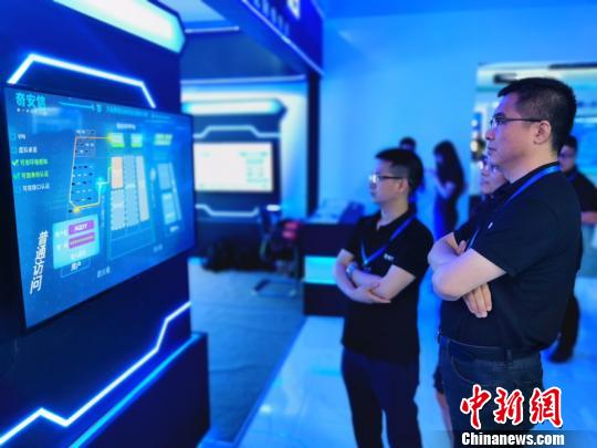 贵州铜仁:大数据追踪学生营养餐 精准定位贫困户